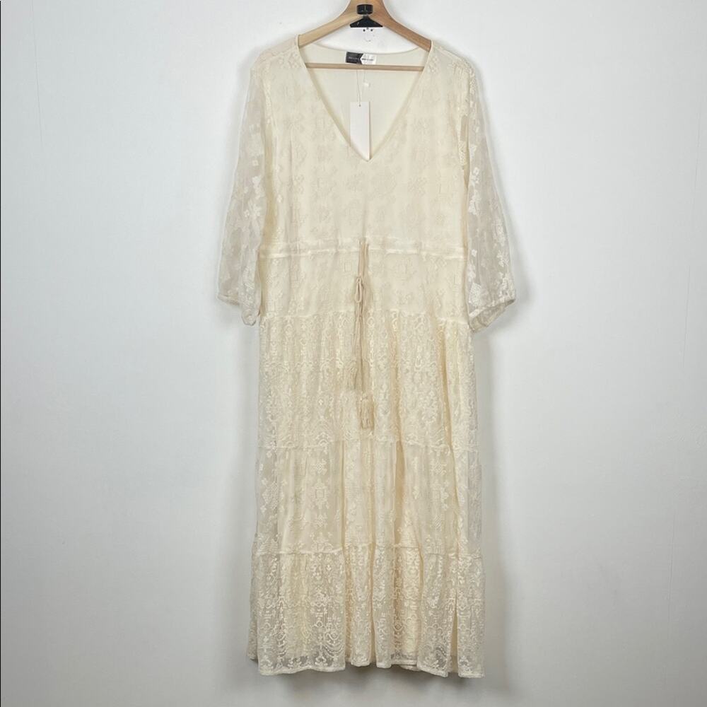Piper & Scoot The Theater Elegant Cream Detail Lace Overlay V Neck Dress Size 1X